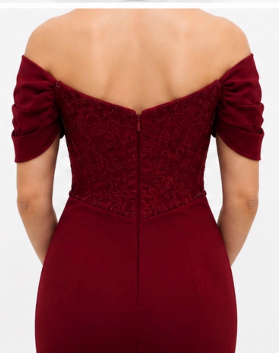 Vestiti: Bordrotes Abendkleid, schulterfrei, – Nuovo (secondo la descrizione) da Schwerzenbach venduto da hus_7y2z