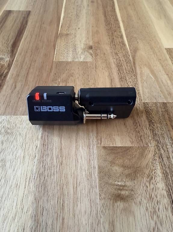 Boss Instruments de musique: Boss WL-20 - Wireless Gitarren Funk System – D'occasion à Luzern par gvard