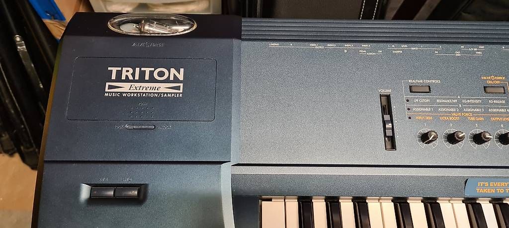 Strumenti musicali: Korg Triton Extreme MUSIC WORKSTATION / SAMPLER – Usato da Wallisellen venduto da Daijga 4
