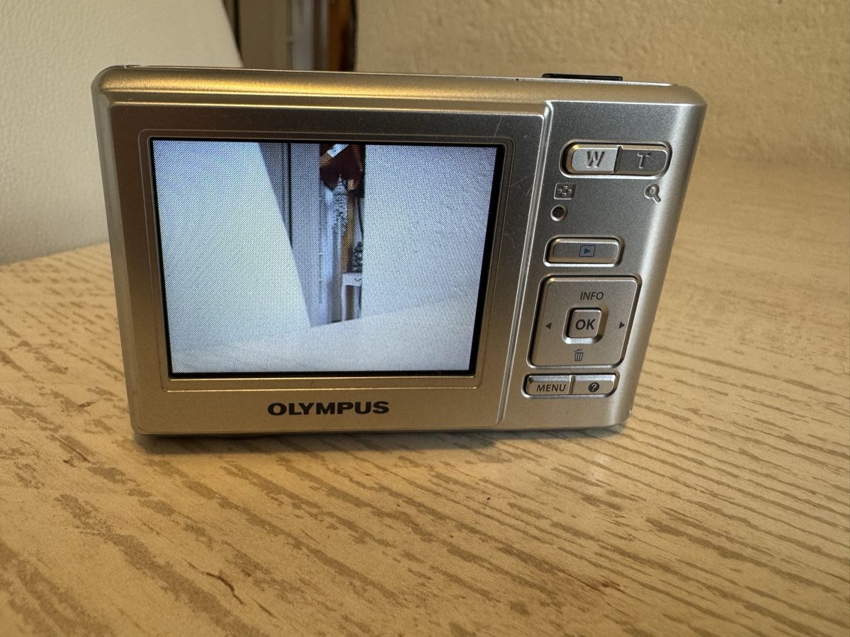 Olympus Kamera: Olympus t100 Digitalkamera – Gebraucht aus Zunzgen von milesdavis76 4