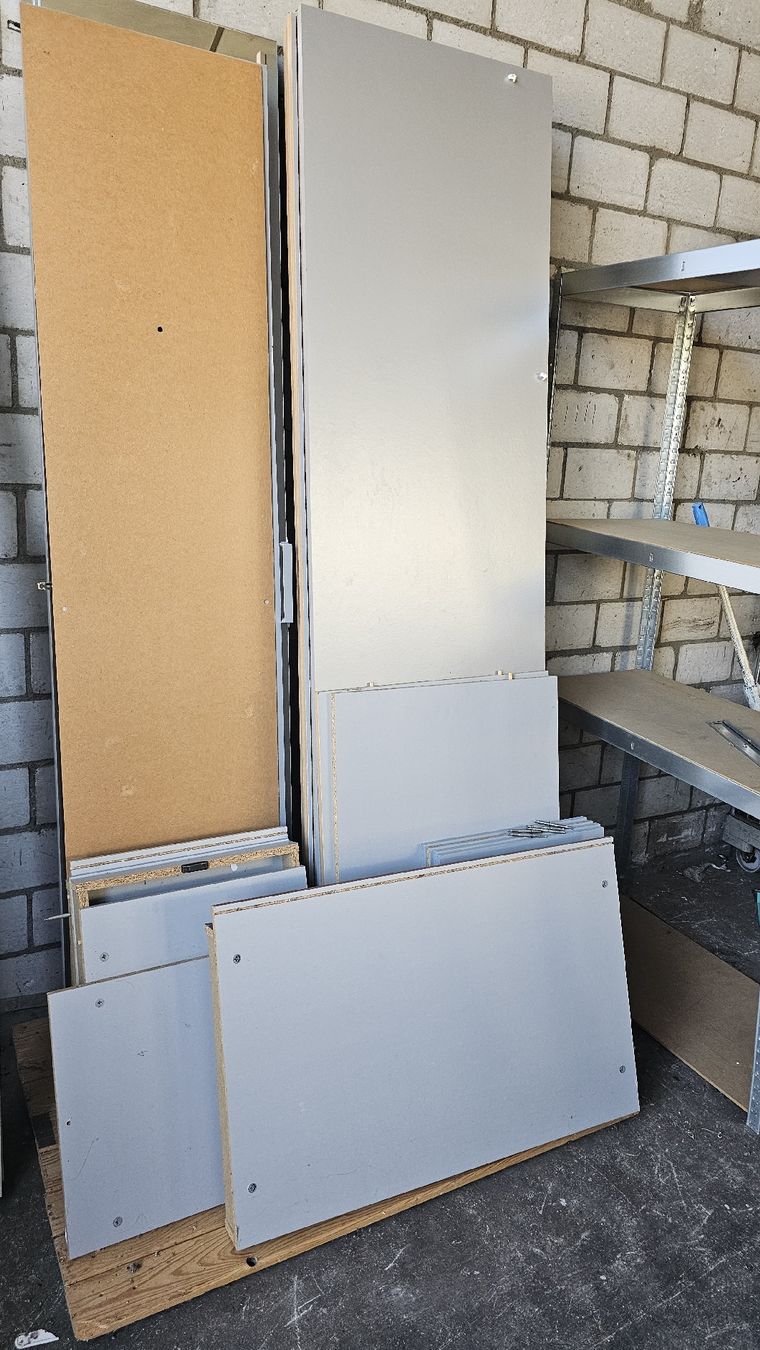 Armoires: Kleiderschrank ab Fr. 1.- – D'occasion à Koppigen par Bracher_Mail-House 3
