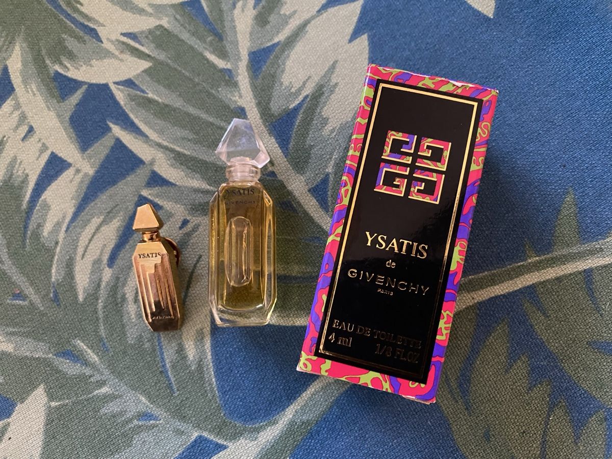 Givenchy Profumi & Eau de Toilette: Miniature et pin's Ysatis Givenchy – Nuovo e nell'imballaggio originale da Bouveret venduto da wes_7zll