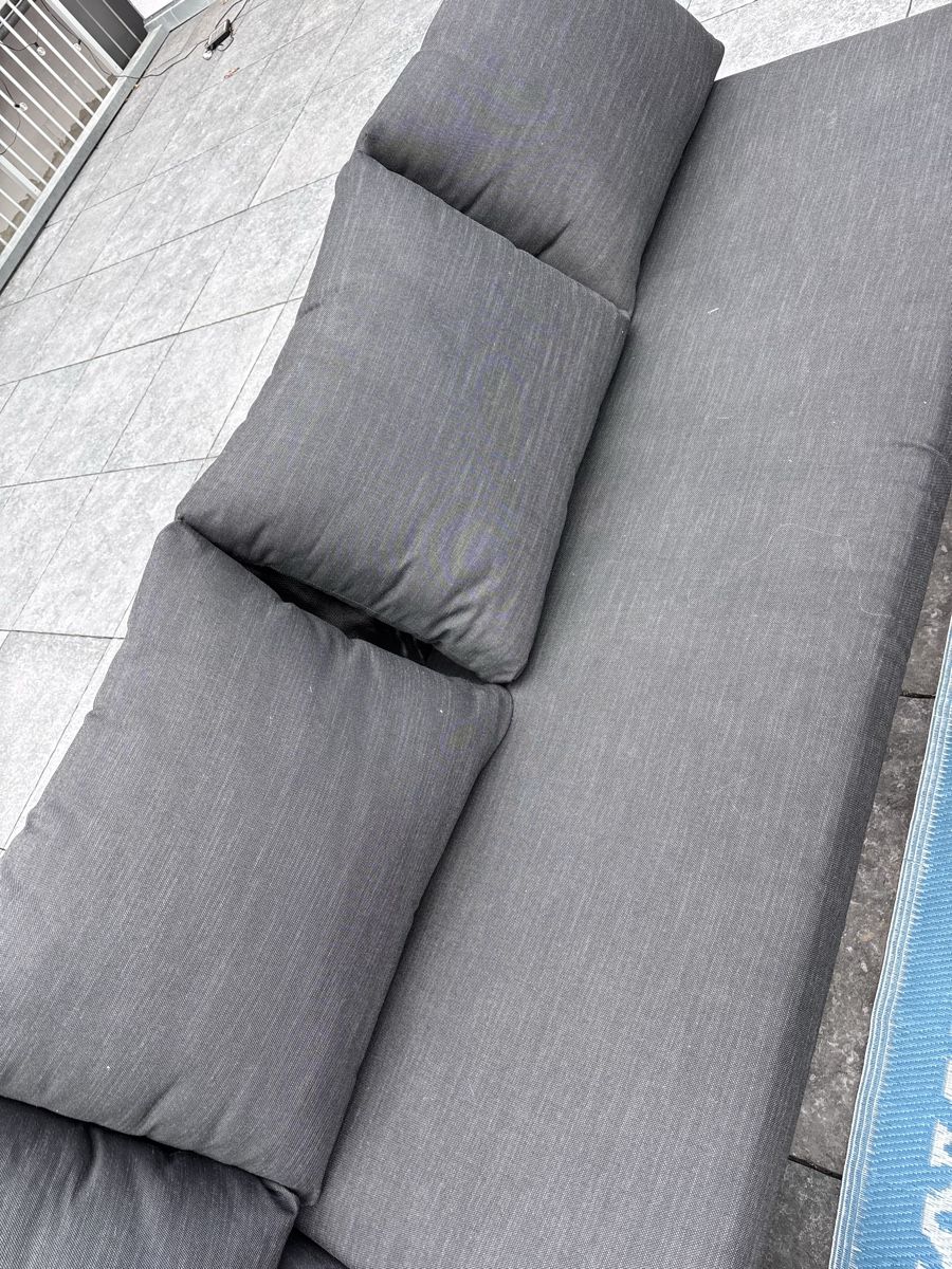 Set di tavolo e panche: Garten-Lounge-Set mit Sonnenschirm – Usato da Andelfingen venduto da mor_8mnl 5