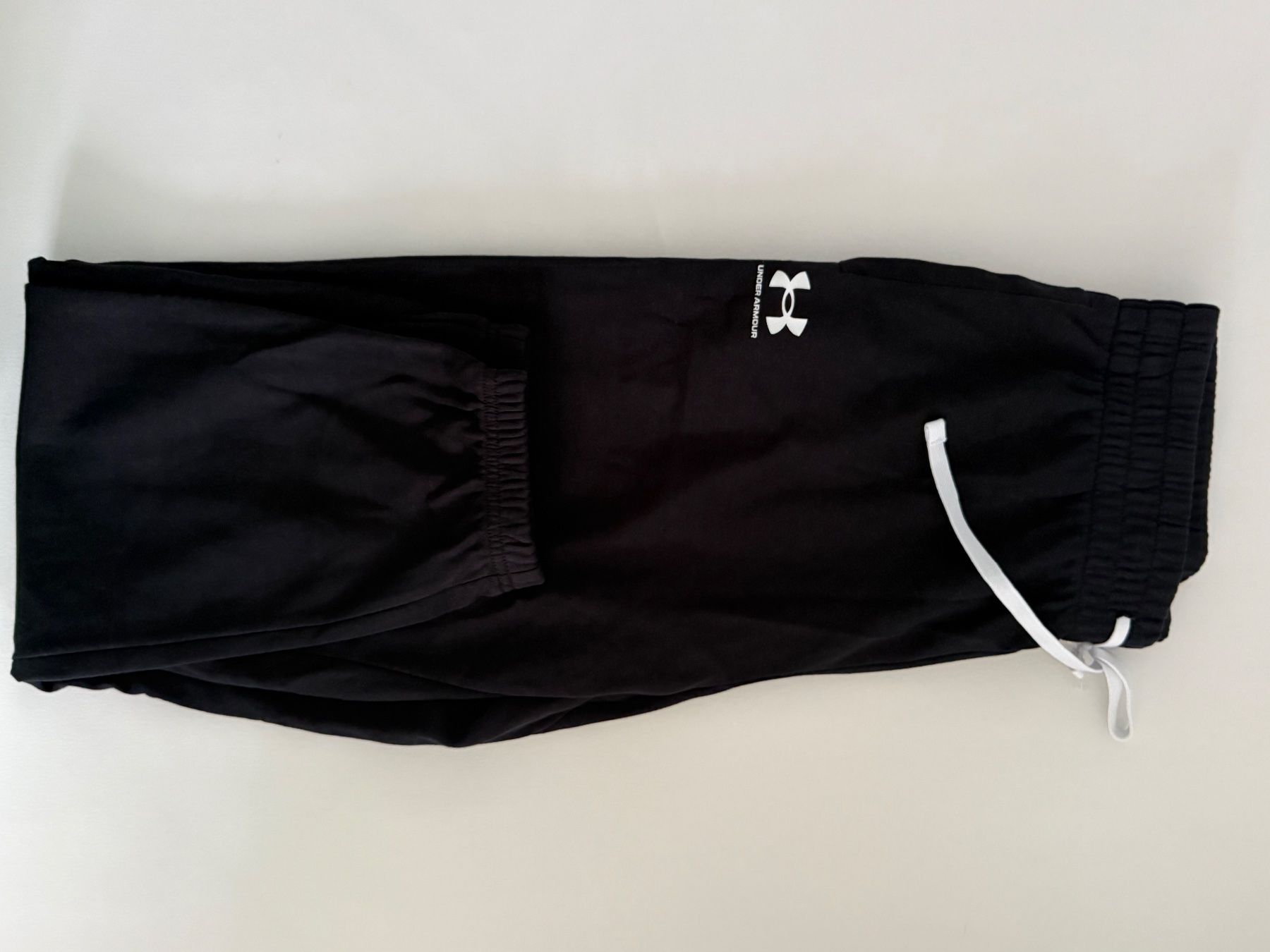 Pantaloni: Trainerhose under Armour – Usato da Gossau ZH venduto da resina05 2