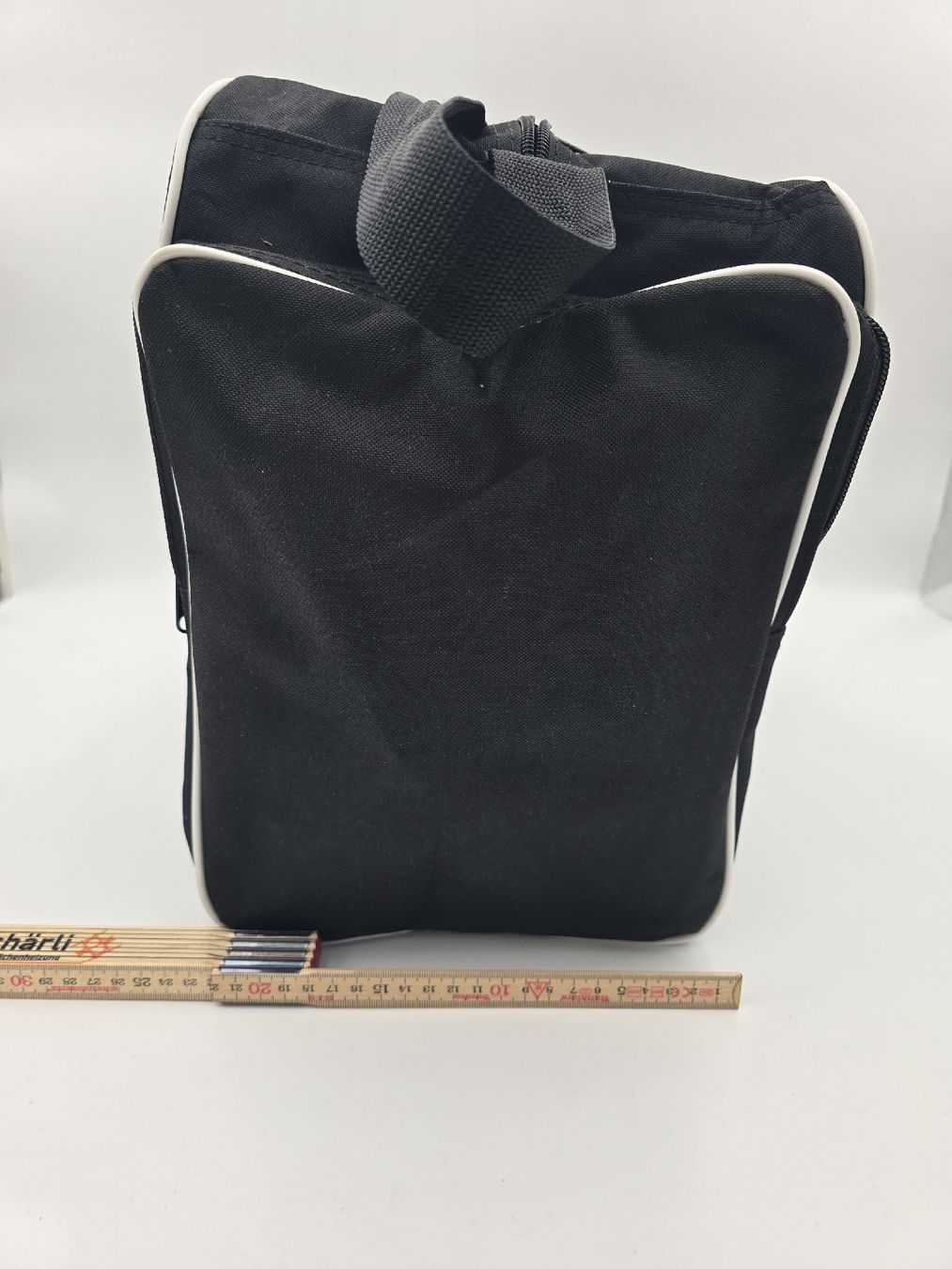 Graf Borse: Schlittschuhtasche, schwarz – Usato da Adligenwil venduto da Die-Fundgrueb 1