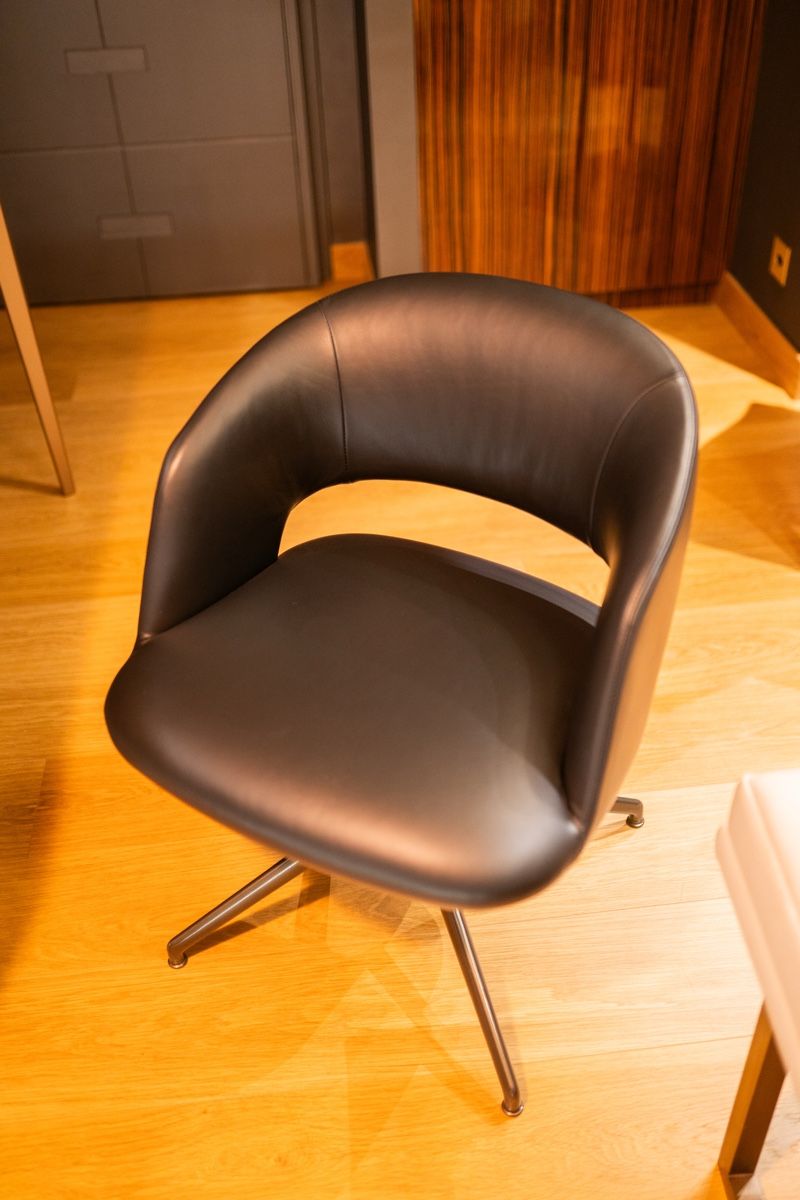 Flexform Sedie: 1/5 chaise-fauteuil de table / direction Flexform cuir neuf – Nuovo e nell'imballaggio originale da Genève venduto da aspaklariacollection 3