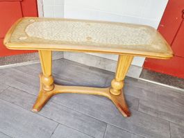 Vintage Holztisch mit Mosaikplatte in gutem Zustand