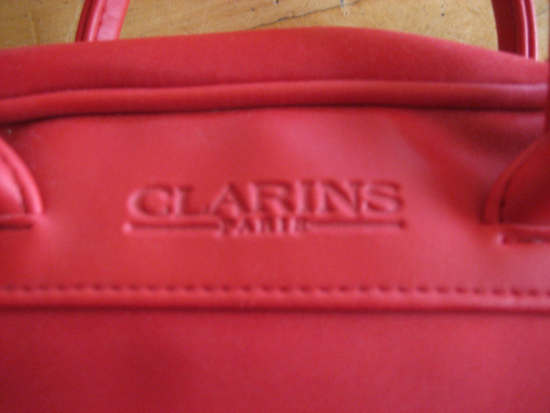Borse da donna: Pochette Clarins – Nuovo (secondo la descrizione) da Delémont venduto da marryb 1
