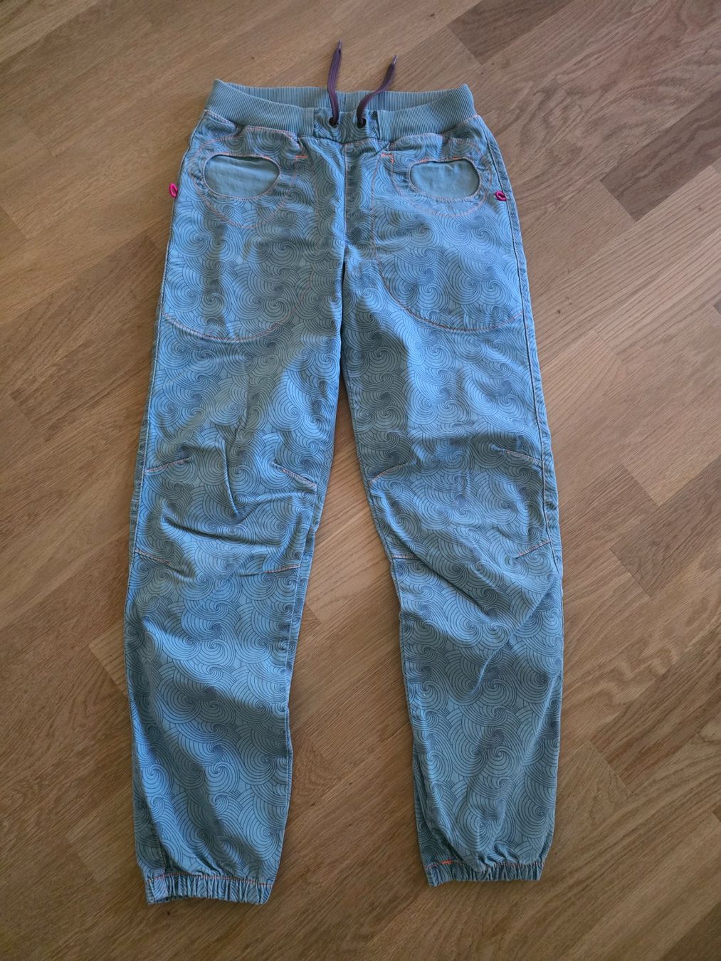 E9 Pantaloni: Pantalon E9, taille 12 ans – Usato da BERN venduto da froggyinternationale 1