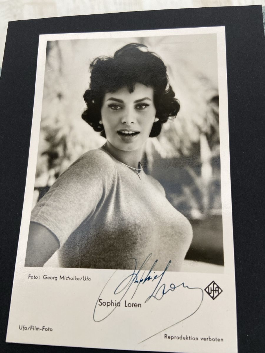 Autografi: Autogrammkarte Sophia Loren – Usato da Henggart venduto da cdl_zh5b