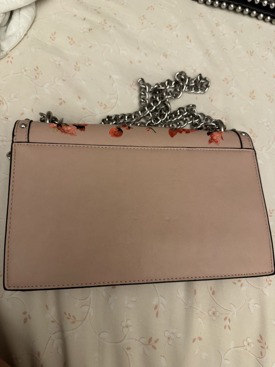 Altro in  Abbigliamento & Accessori: Sac à main rose avec fleurs brodées Parfait état – Nuovo (secondo la descrizione) da Vandoeuvres venduto da Zoccoli11 2