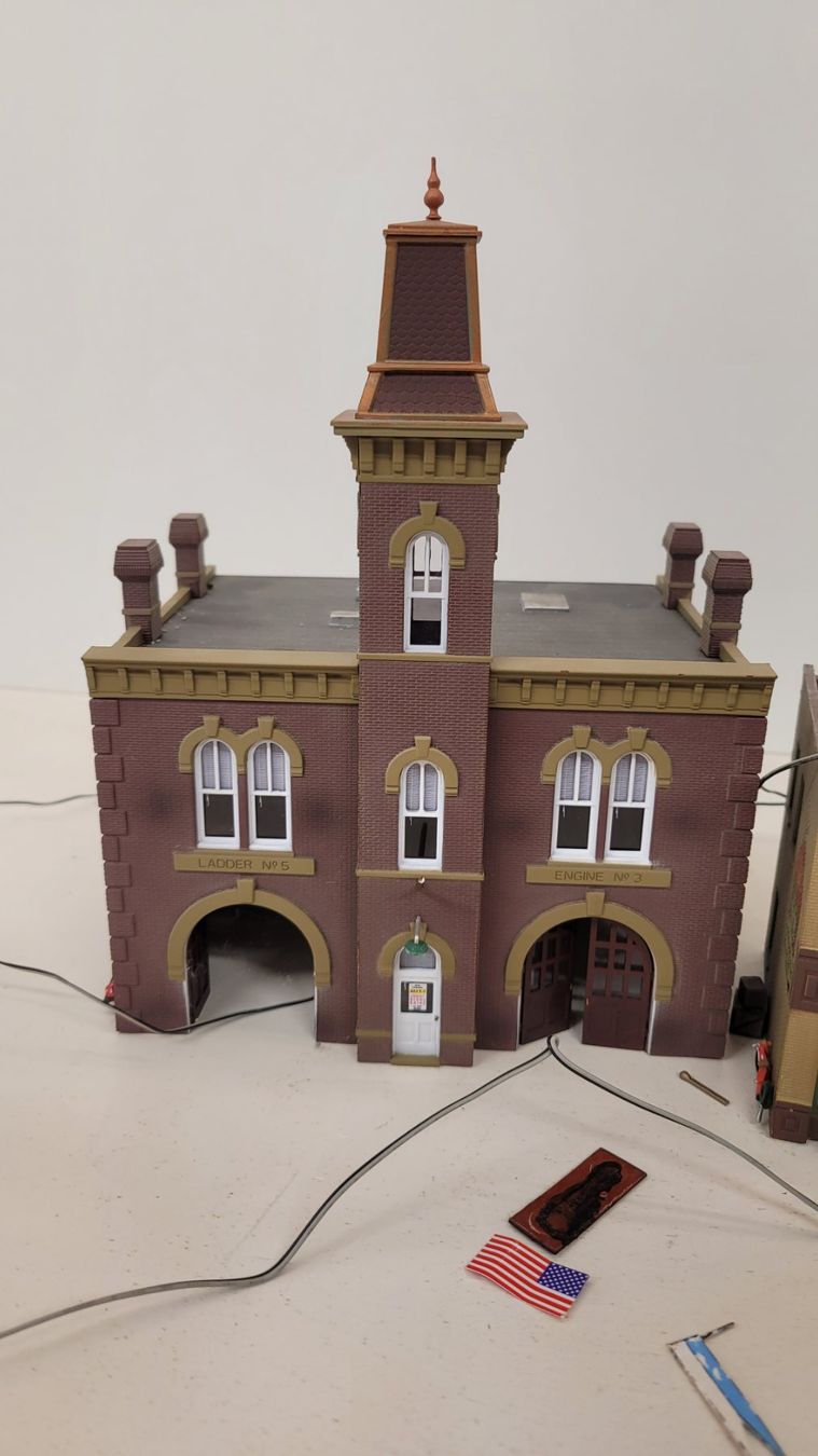 Modelleisenbahnen: Konvolut aus Farbhändler und Restaurant – Gebraucht aus Büsserach von ModellbahnDepot 2