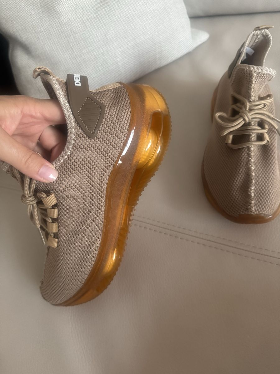 Scarpe da donna: Sommer Sneaker Grösse 39 Beige NEU – Nuovo e nell'imballaggio originale da Zürich venduto da LuxuryJewellery 3