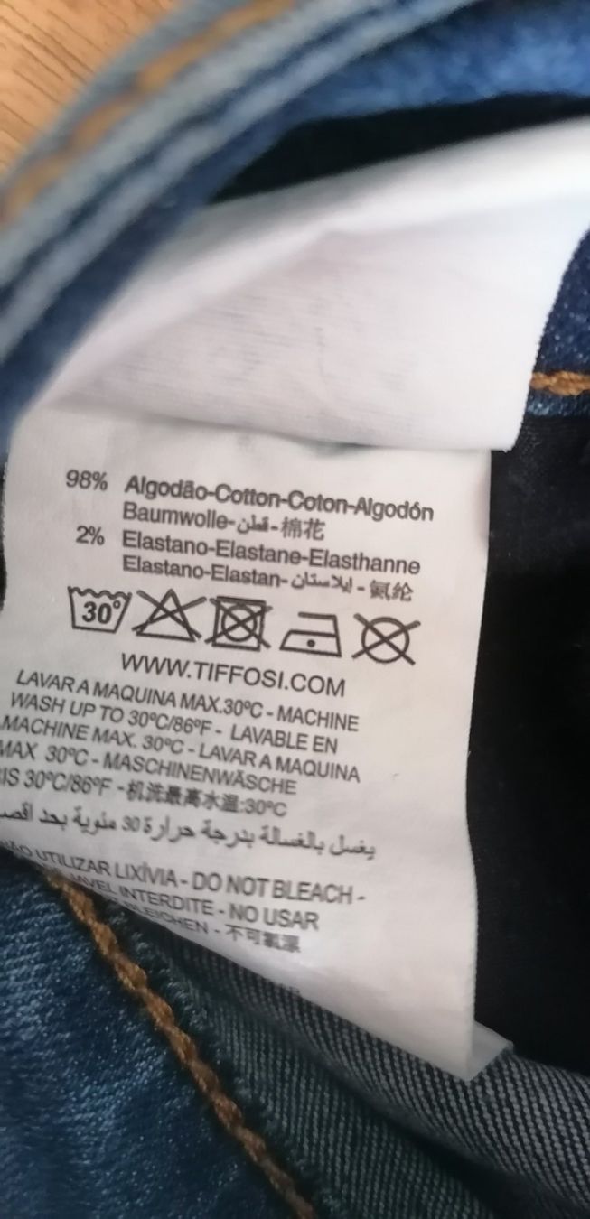 Pantaloni: Short,short en jean – Usato da Montcherand venduto da petiteoune75 6