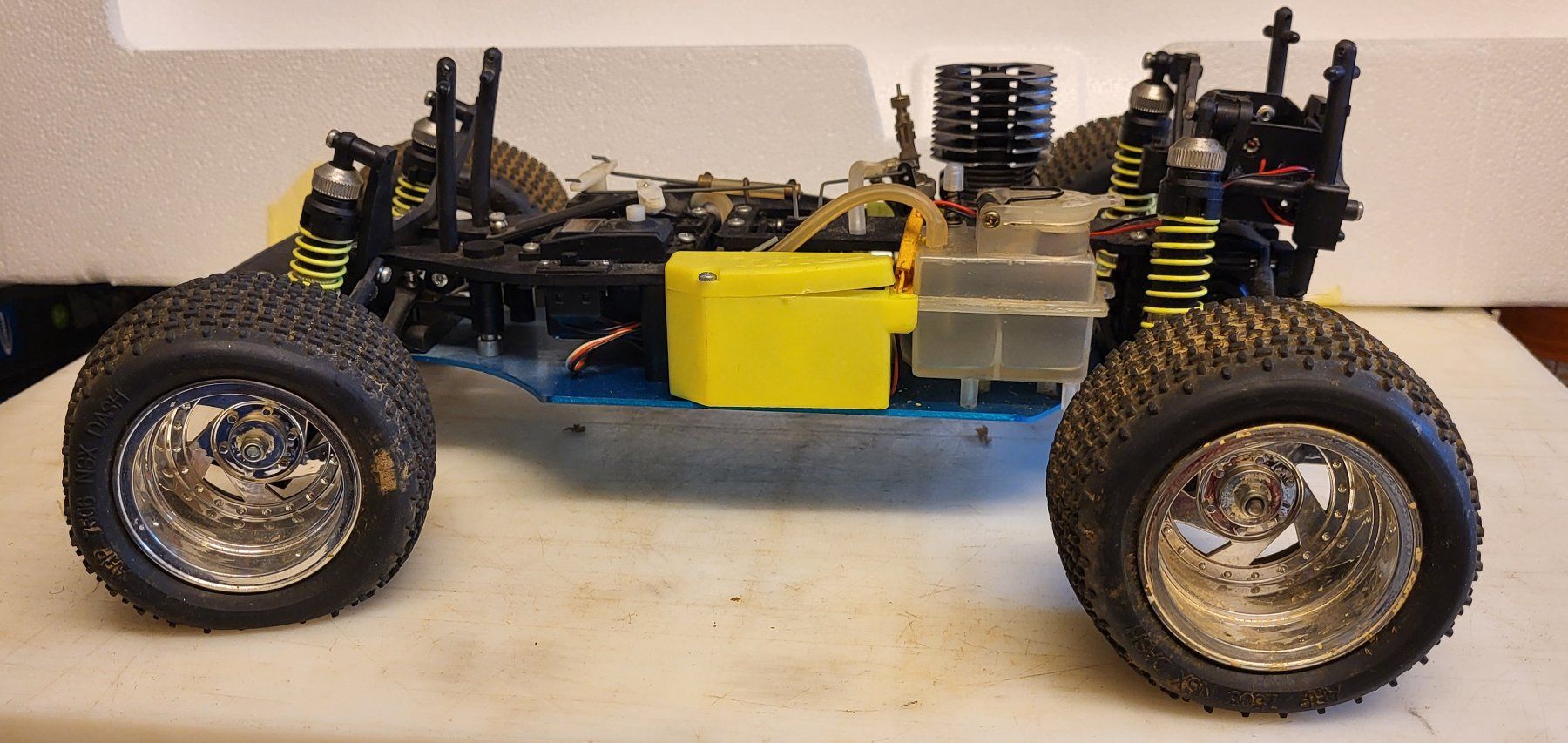 Modellismo RC: Ancienne voiture RC – Usato da Villars-sur-Glâne venduto da rifzari 5