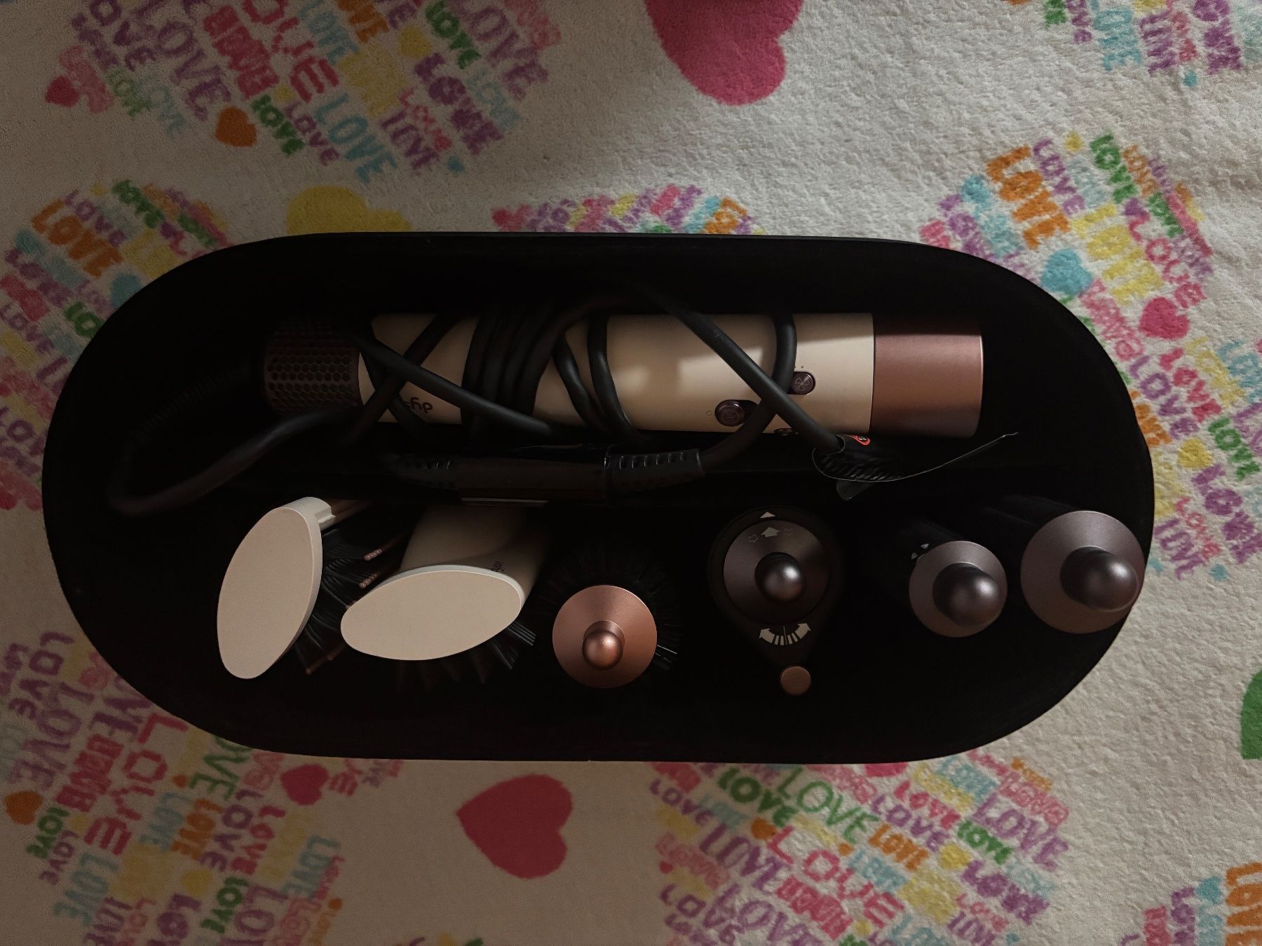 Dyson Asciugacapelli: Dyson Airwrap Limited Edition Sakura – Usato da Amriswil venduto da thi_r29m