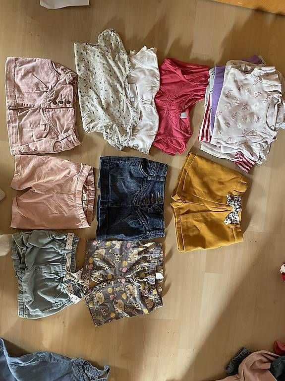 Kleiderpakete & -sets: Grosses Kleiderpaket Grösse 86 – Gebraucht aus Murten von ka_koen 1