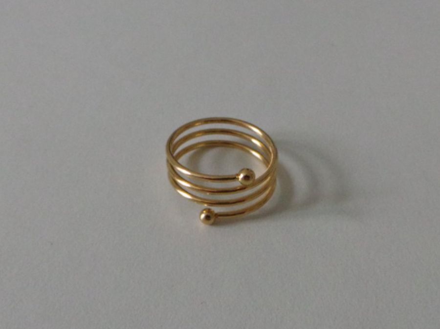 Anelli: Ring goldarbig, Spirale mit Kugeln an den Enden, U57 – Nuovo (secondo la descrizione) da Flamatt venduto da Tattoo18 1