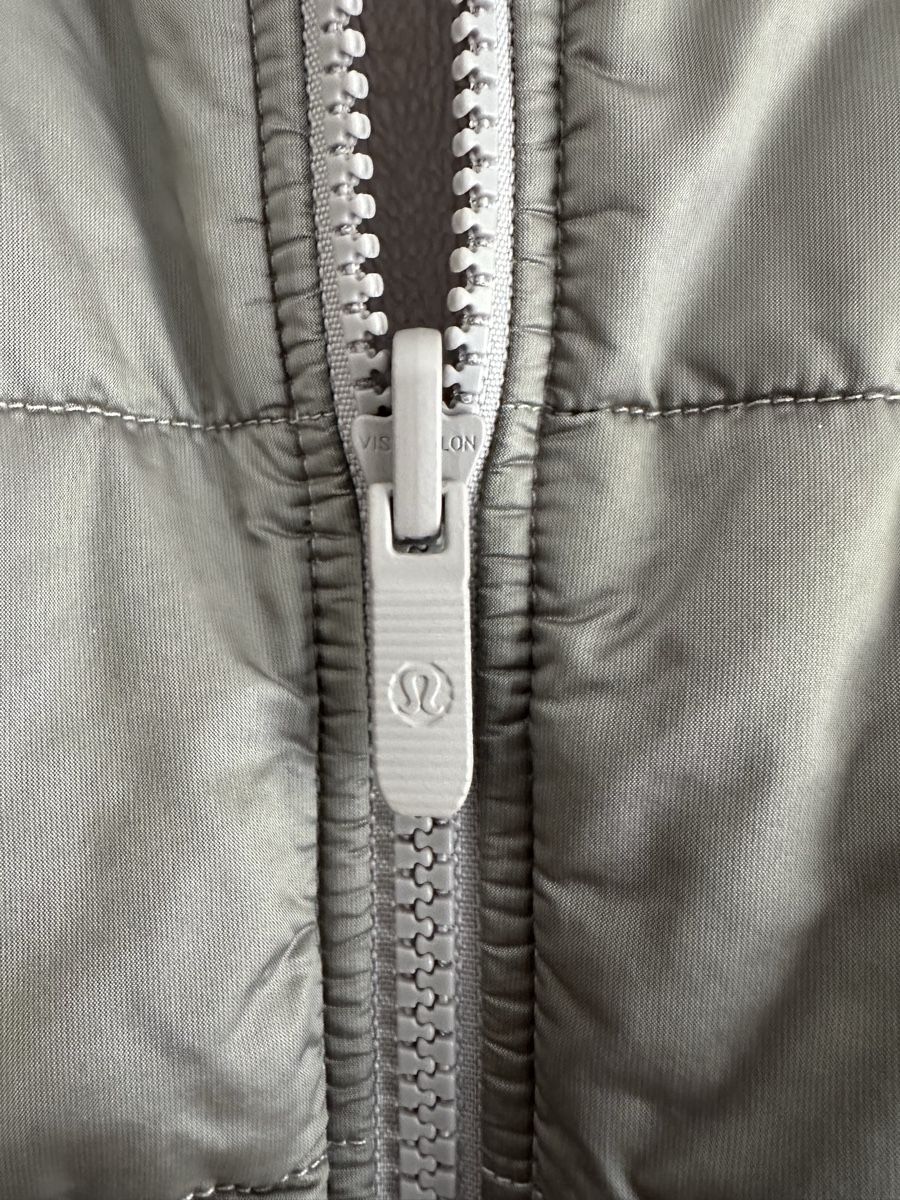 Lululemon Giacche: reversible lululemon bomber jacket size 2/EU 34 – Usato da bözberg venduto da amy_7wz8 5