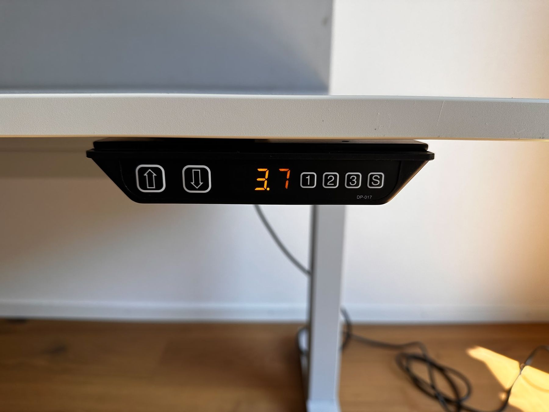 Bureaux: Stehpult - elektrisch verstellbar  – D'occasion à Nottwil par amb2206 2