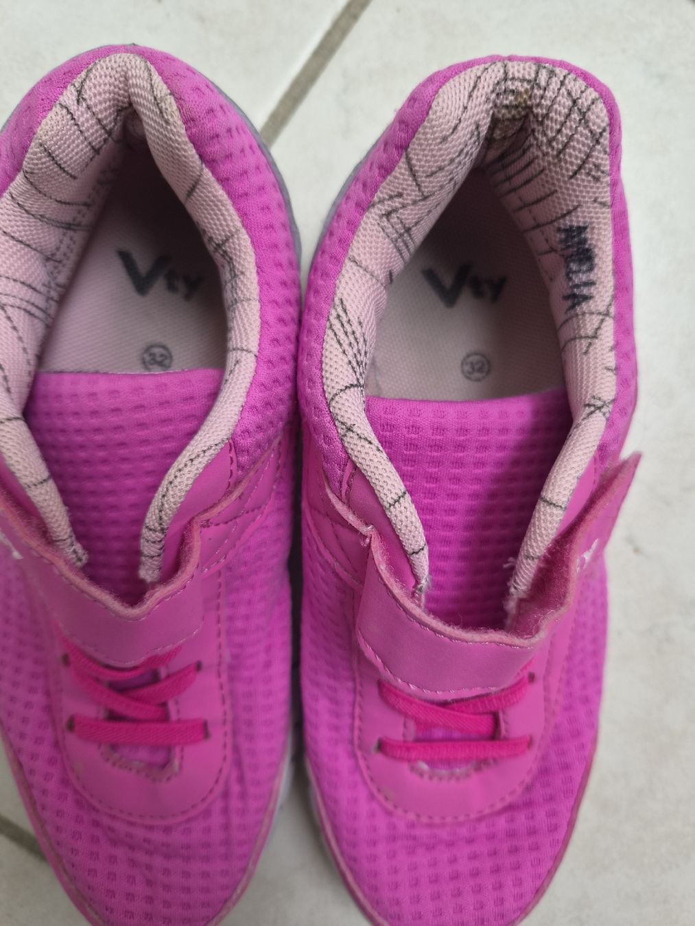 Scarpe per ragazze: Turnschuhe Gr. 32 – Usato da Münsingen venduto da lishalina 2