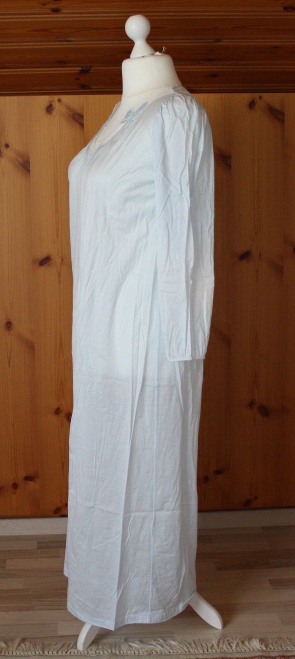 Negligees & Pigiami: Nachthemd mit hübscher Spitze CALIDA hellblau Gr. M – Difettoso da Flüelen venduto da Diversicum-Vintage 3