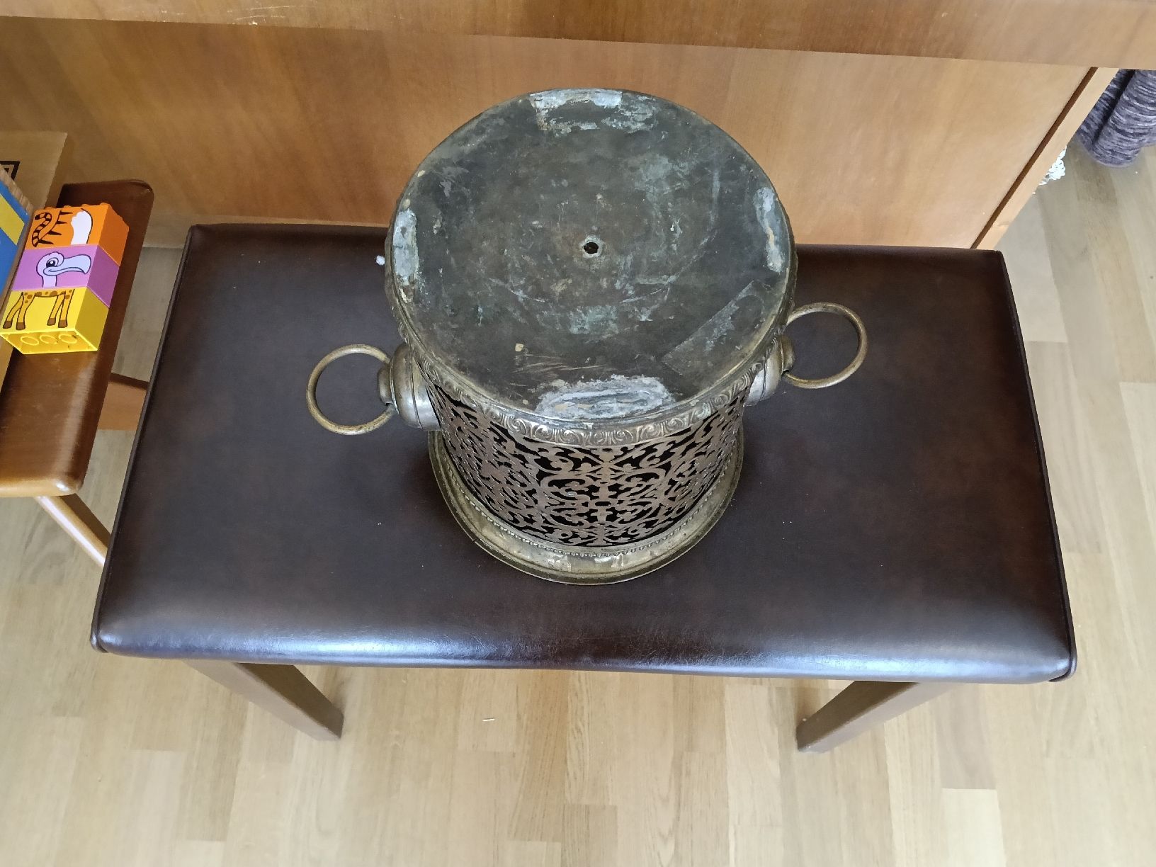 Pots de fleurs: Alter Messing Übertopf / Cachepot mit Ringgriffen  – D'occasion à Dornach par Boboter 2