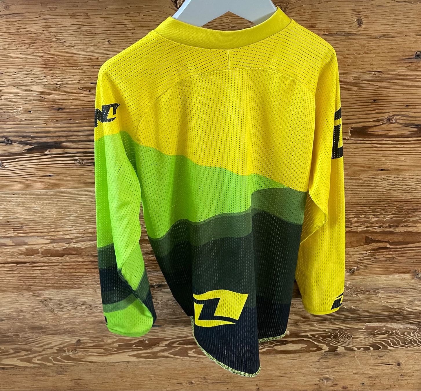Trainer, Turnhosen & -trikots: Atom Bikeshirt Youth Grösse S – Gebraucht aus Homburg von Vlinder3 1