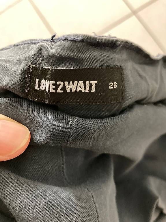 Pantaloni: Schwangerschaftshosen Grösse M – Usato da Gunzwil venduto da Mercurina82 1