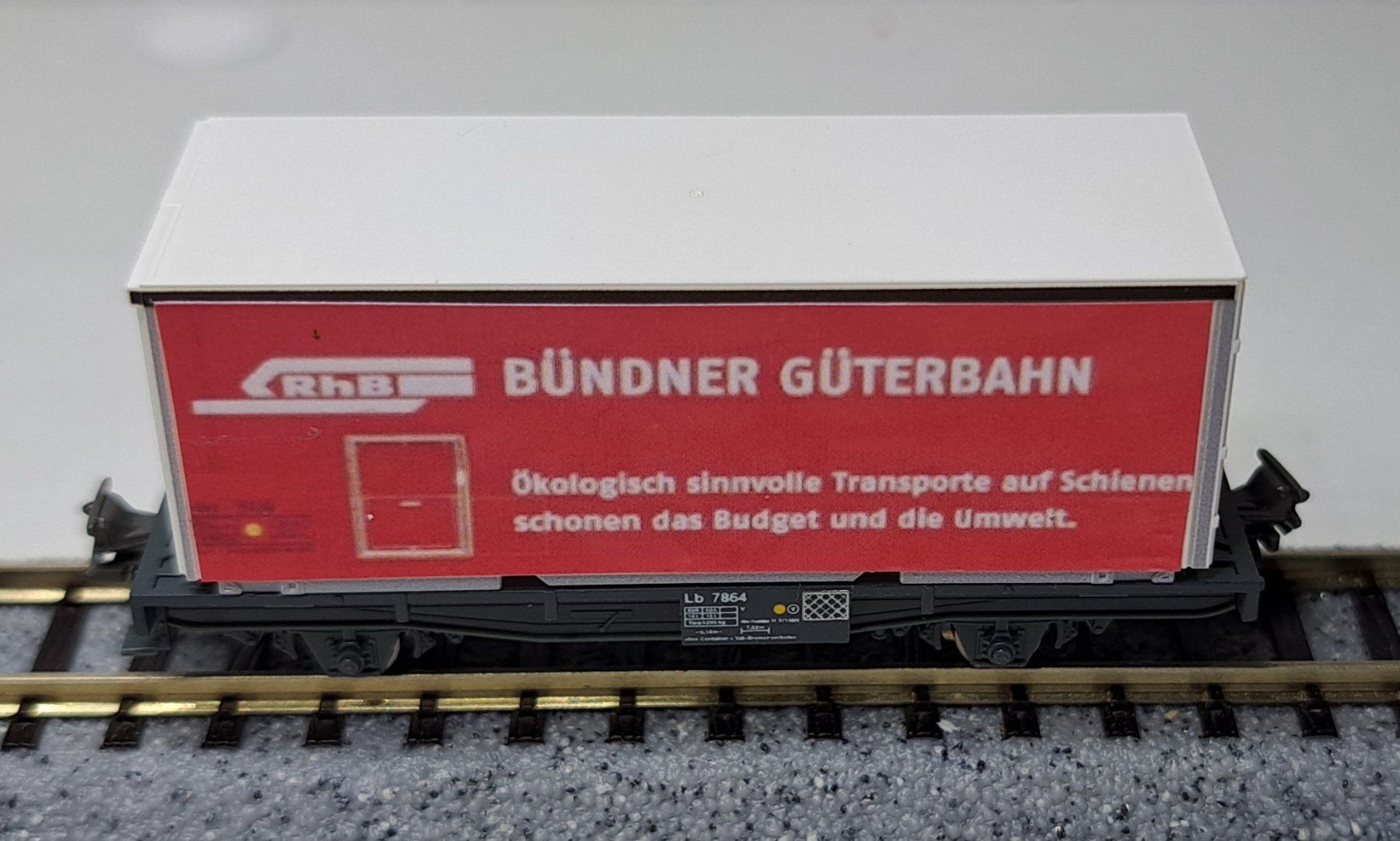 Kato Trains électriques: RhB Güterwagen mit Container Bündner Güterbahn Kato Spur N – Neuf (Voir description) à Salez par rhb-spur-n 2
