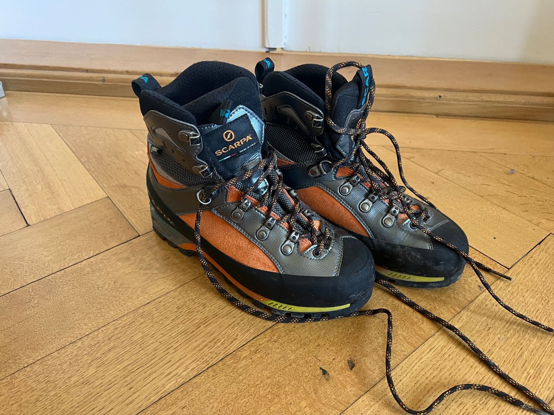 Scarpa Scarpe da donna: Bergsteigerschuh Scarpa Charmoz HD, Grösse 38 – Usato da Bern venduto da hmarion