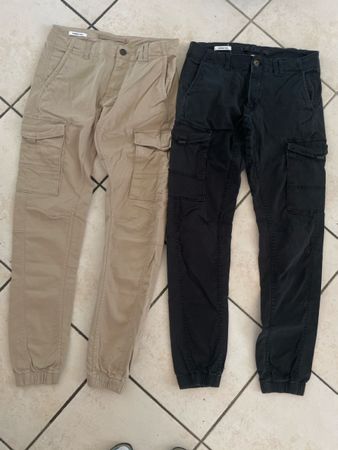 2 Jack&Jones stretch Cargohosen Gr. 30/34 beige schwarz