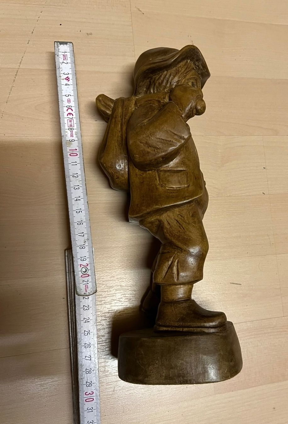 Statuette: Holzfigur Wanderer mit Sack – Usato da Visp venduto da pabumi 1