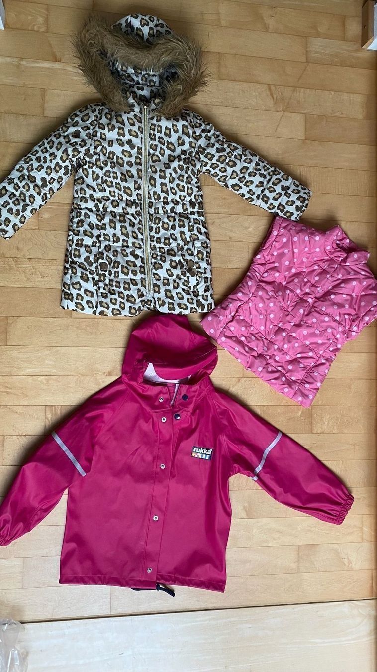 Lotti & Set di vestiti: XXL Kleiderpaket Mädchen Gr.98/104 – Usato da Oensingen venduto da dorian07 7