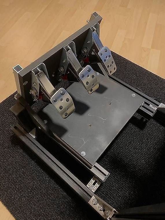 Controller: Rennsimulator mit Logitech G29 und Playseat - einsatzbereit – Usato da Kestenholz venduto da Matame 4