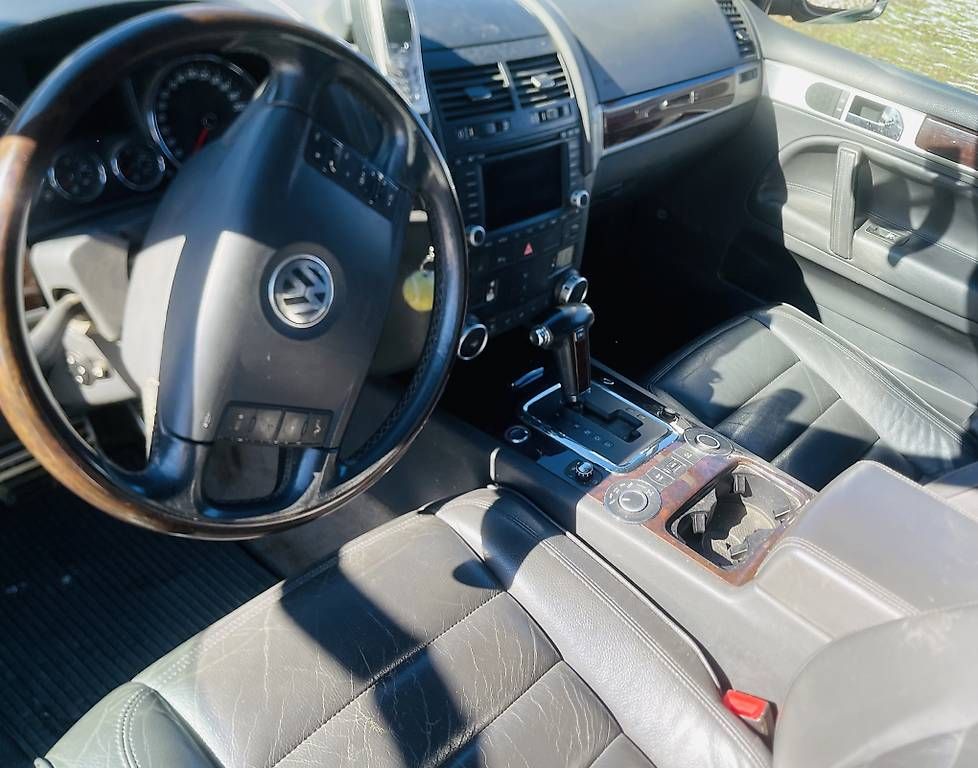 Automobili: VW Touareg V10 – Usato da Acquarossa venduto da dmaggiora 3