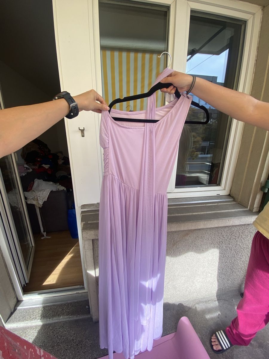 Vestiti: SHEIN dress (Small) – Nuovo (secondo la descrizione) da Zürich venduto da spa_l5fv 2