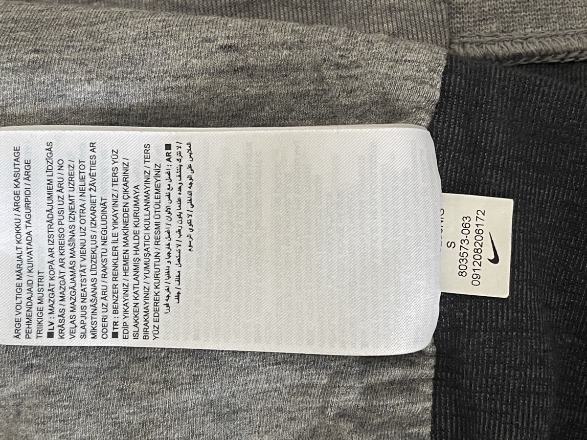 Nike Robes: Robe sweat Nike gris S bon état  – D'occasion à Kloten par Vermicelles 8