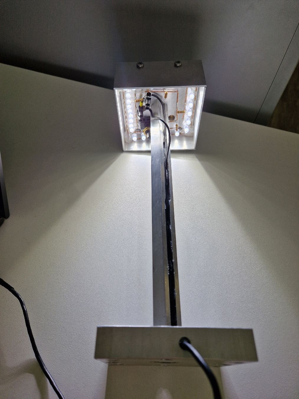 Lampes: Lampe mit USB Anschluss – D'occasion à Sissach par eli_6l2g 1