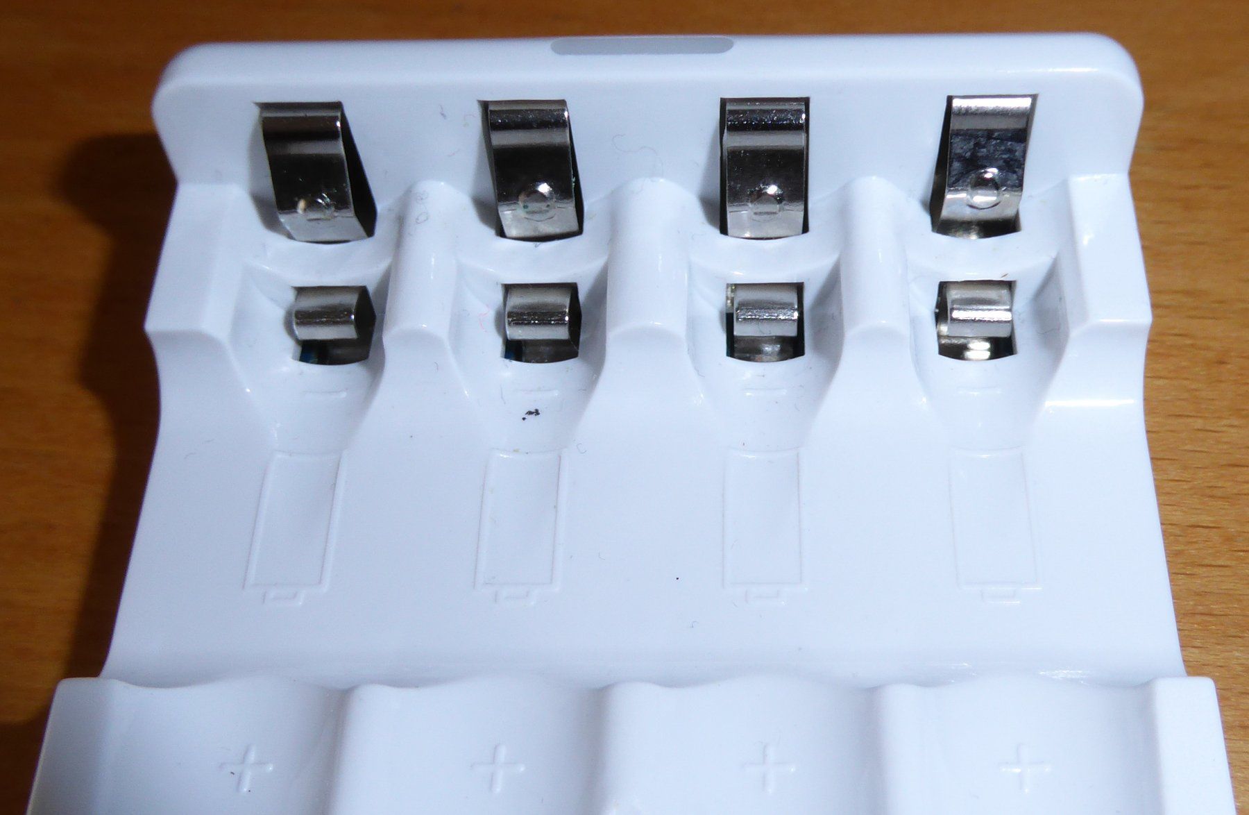 Akkus & Batterien: Batterieladegerät für 4 AA oder 4 AAA Batterien – Neu (gemäss Beschreibung) aus Spreitenbach von Turbo_1105 6
