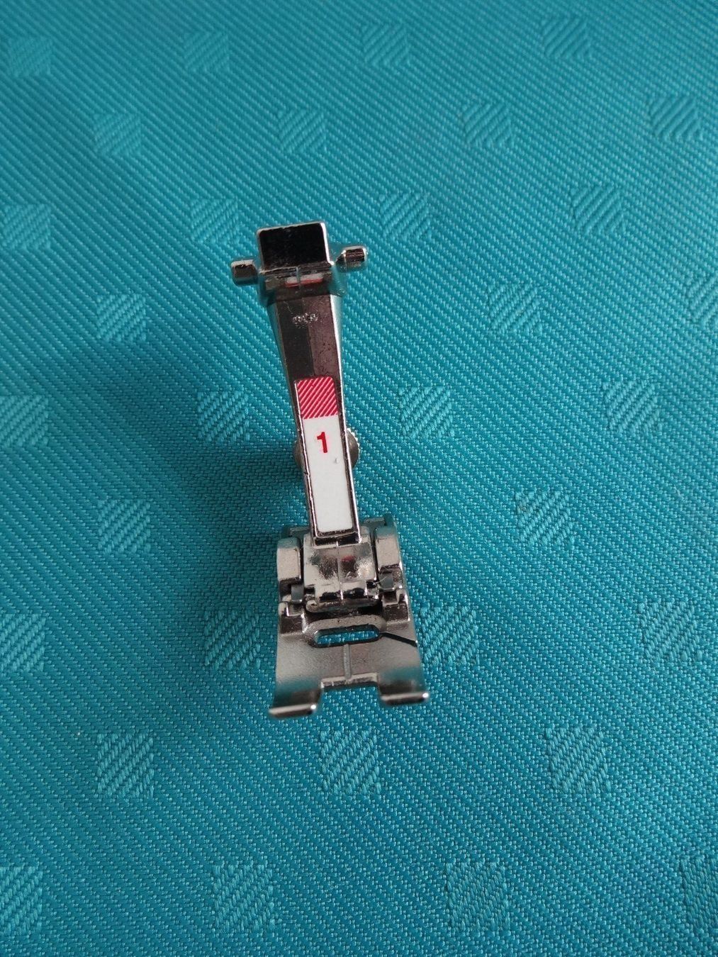 Bernina Macchine da cucire: Bernina Rücktransportfuss Nr.1 – Usato da Frauenfeld venduto da rey06