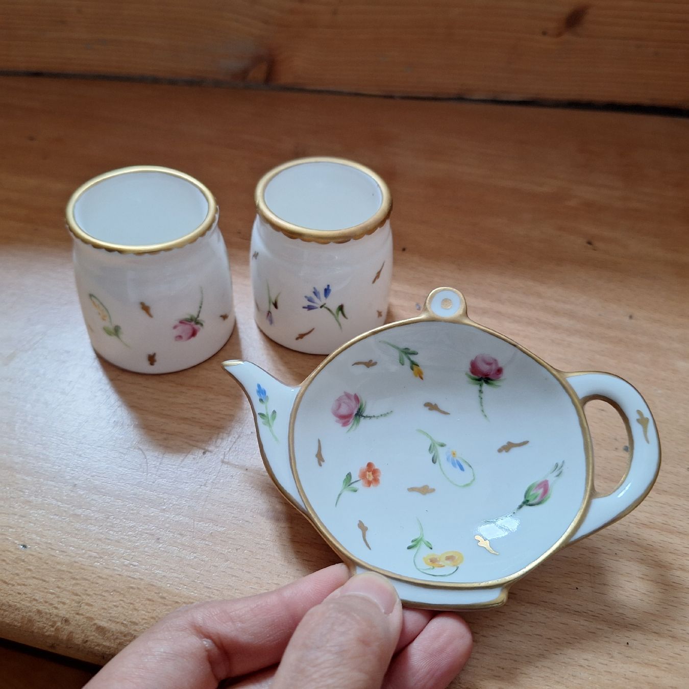 Set di piatti: Herziges Geschirr, Shabby Chic – Usato da Winterthur venduto da Goldpipau 2