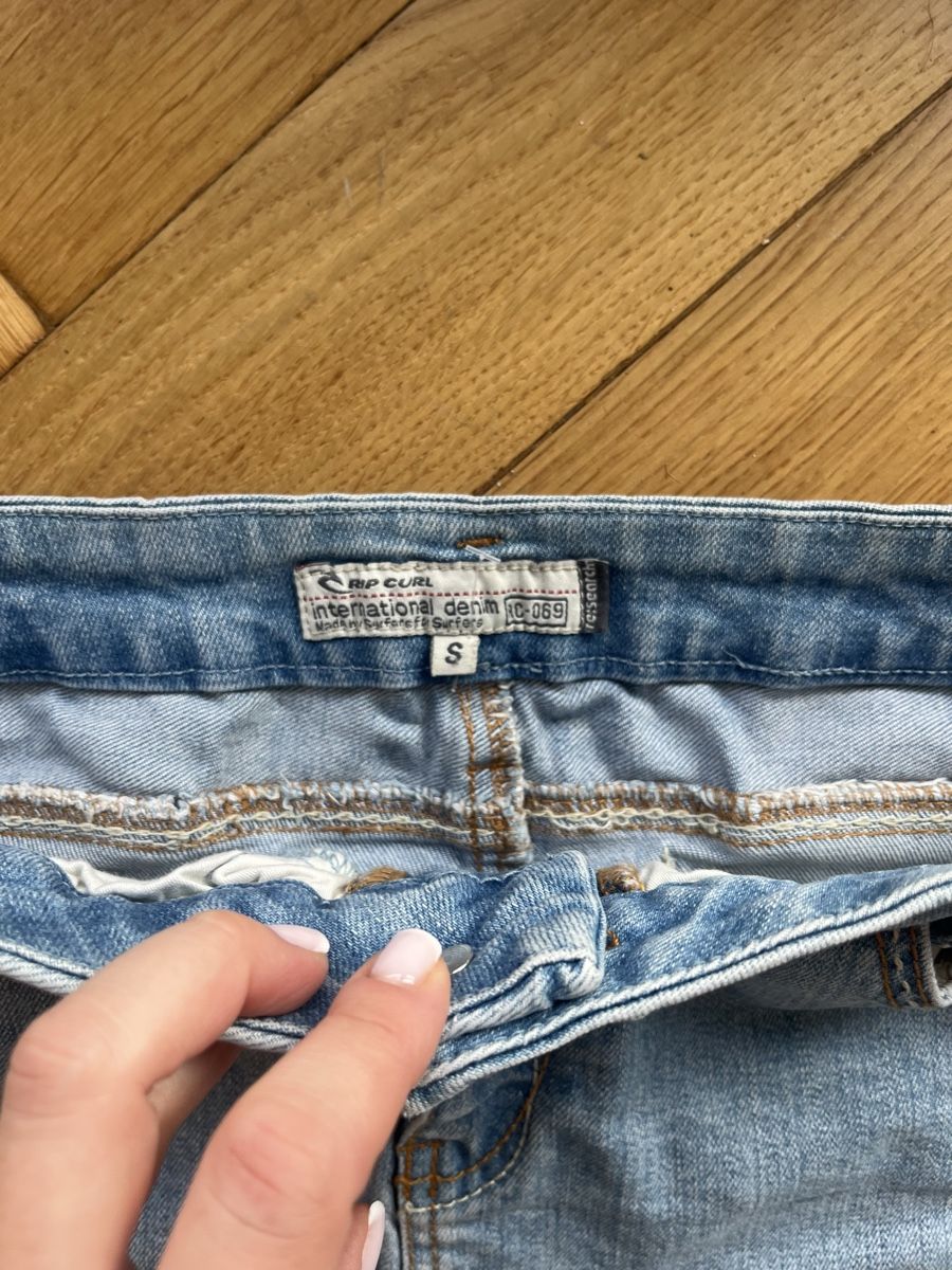 Rip Curl Röcke: Rip Curl Denim Mini Skirt – Gebraucht aus Lausanne von Lillielillie 1