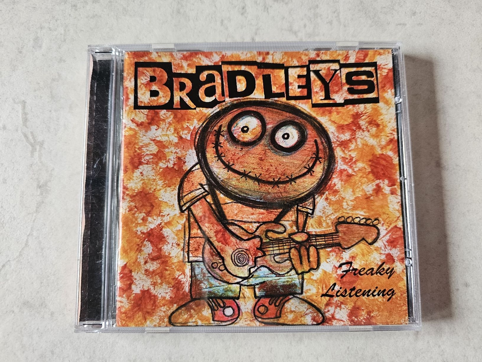 CD: Bradleys  -  Freaky Listening – Usato da Schneisingen venduto da backstore24