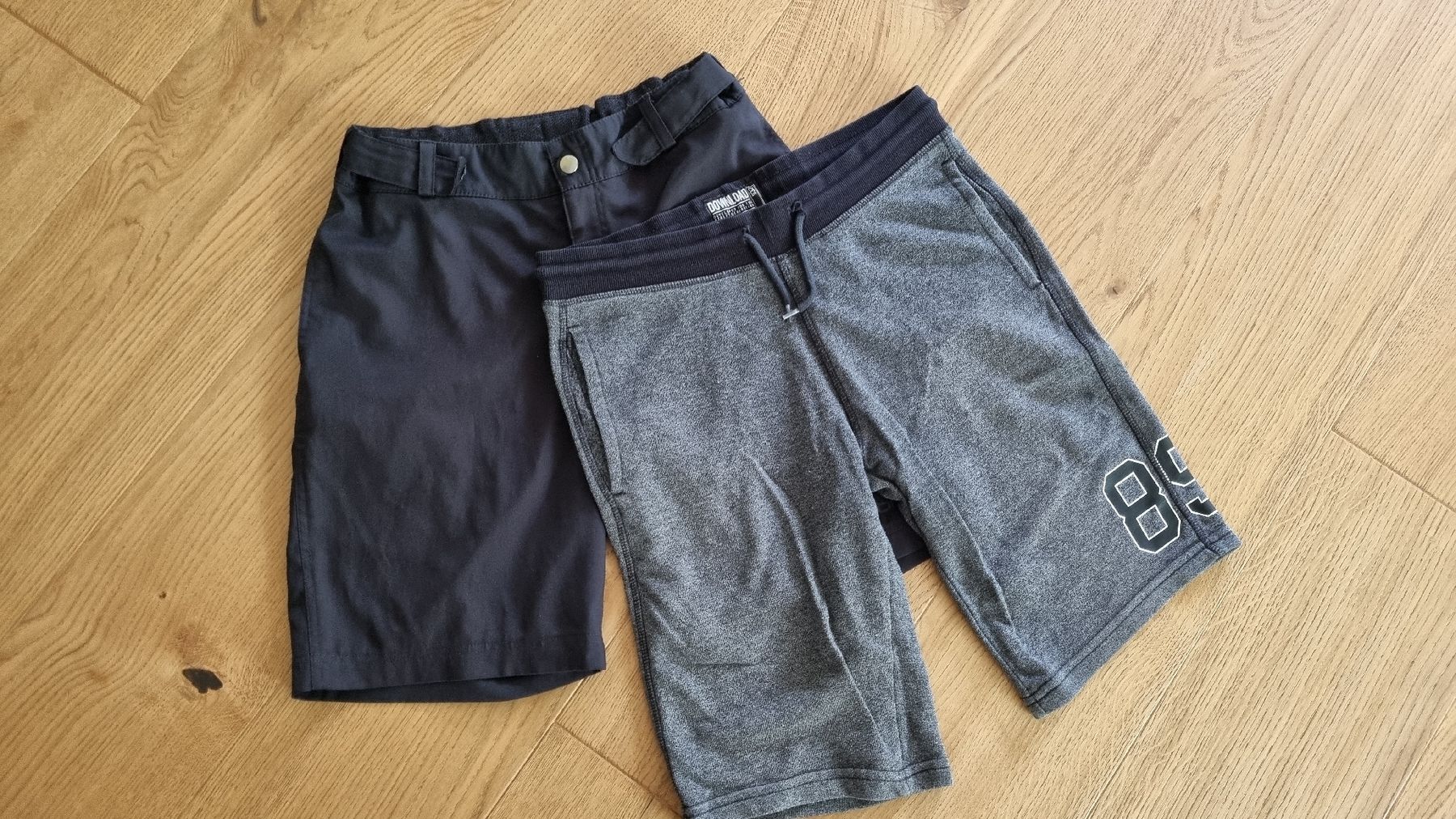 Hosen: 2 Shorts – Gebraucht aus Oberglatt ZH von Mueller4000