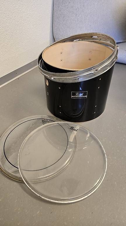 Strumenti musicali: Batterie Pearl  – Usato da La Chaux-de-Fonds venduto da tho_5cw6 2