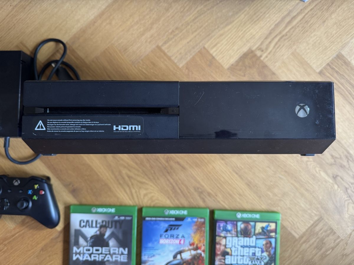 Microsoft Console: Xbox One mit Controller & 3 Spielen – Usato da Bülach venduto da Sevi1237 1