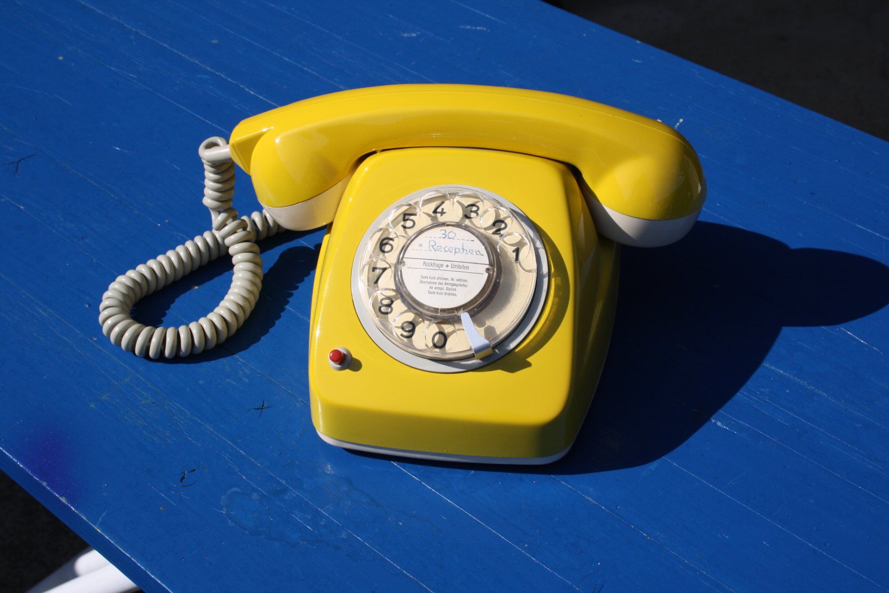 Telefoni: TELEFON VINTAGE MIT WÄHLSCHEIBE – Usato da Wauwil venduto da Pneuedy 1