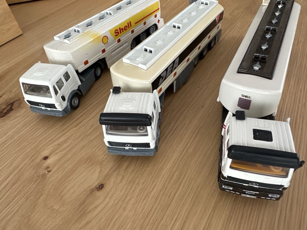Siku Kits de montage: 3 SIKU 1:50 Tanklaster ab 19.- – D'occasion à Sennwald par HARO-Import 1