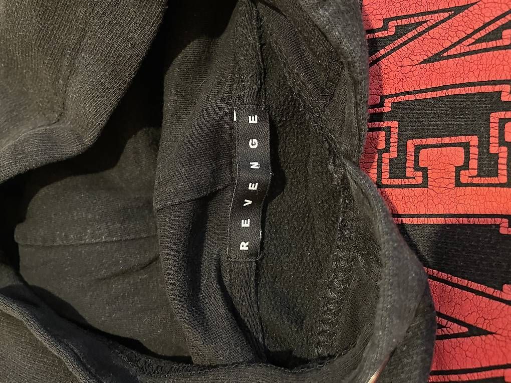 Pullover & Sweatshirts: Revenge Hoodie – Gebraucht aus Zürich von elr_95gx 1